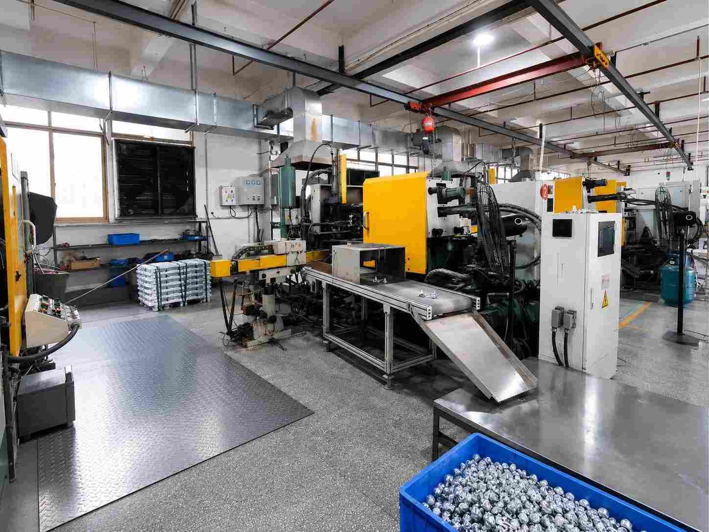 Production for custom zamak perfume caps